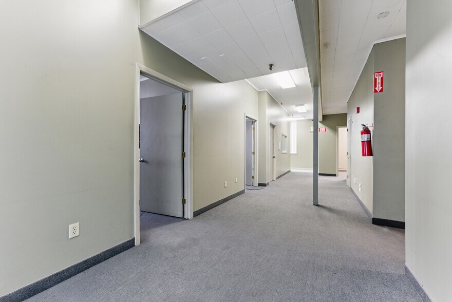 More Photos Of 755 New Ludlow Rd, South Hadley Warehouse For Lease
