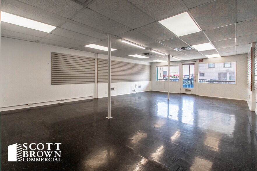 More Photos Of 211 Cedar, Denton General Retail For Lease