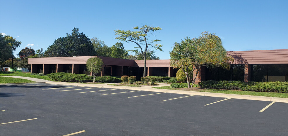 Primary Photo Of 479 Business Center Dr, Mount Prospect Office For Lease