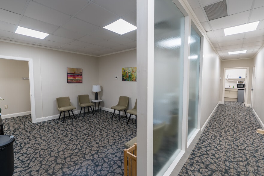 More Photos Of 574 Valley Rd, Upper Montclair Office For Lease