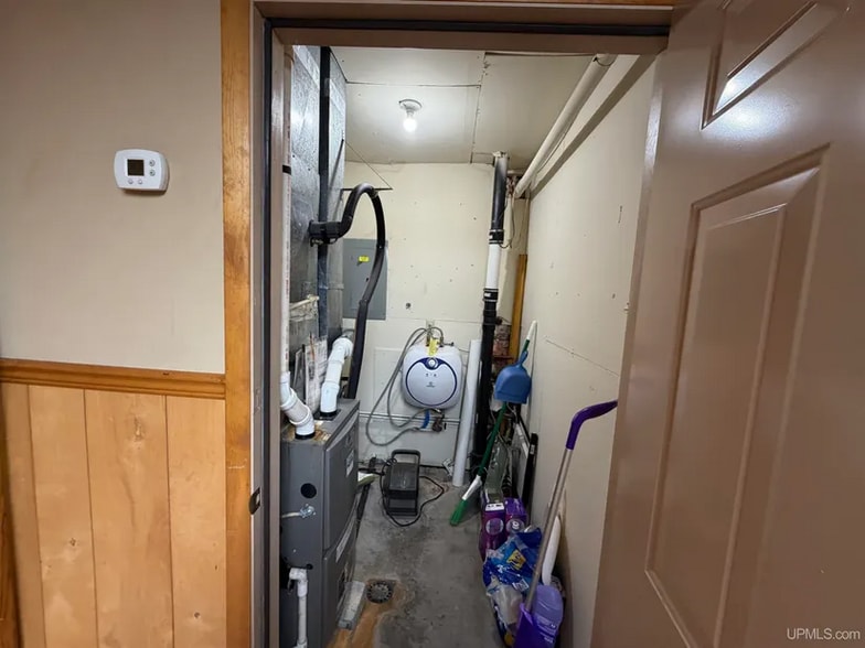 More Photos Of 7 Brebner Rd E, Negaunee Flex For Sale