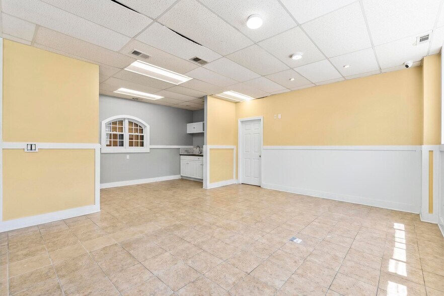 More Photos Of 314 Wilson Ave, Norwalk Warehouse For Lease