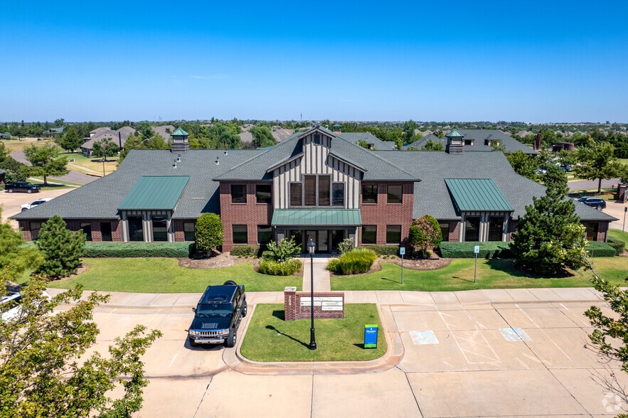 More Photos Of 755 W Covell Rd, Edmond Medical For Lease