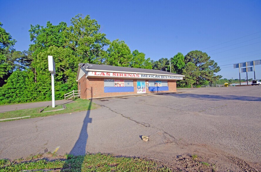 More Photos Of 2902 Industrial Dr, Sanford Restaurant For Sale