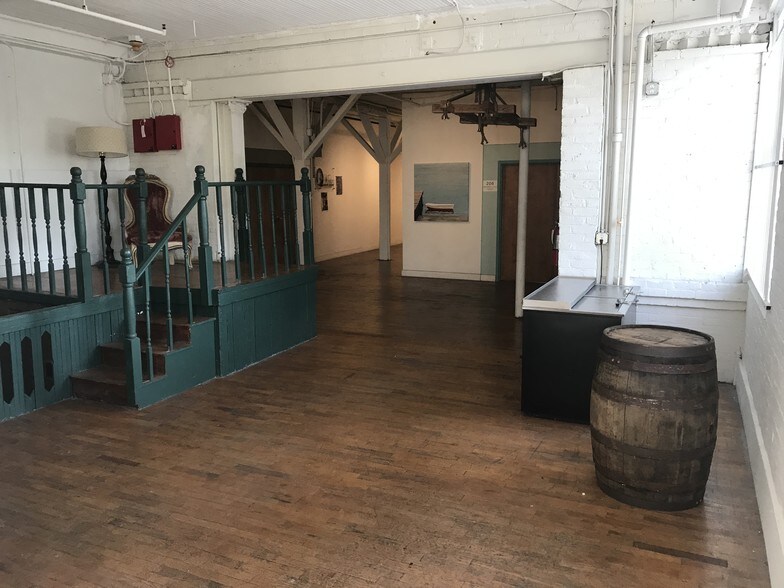 More Photos Of 1906 N Armenia Ave, Tampa Loft Creative Space For Lease