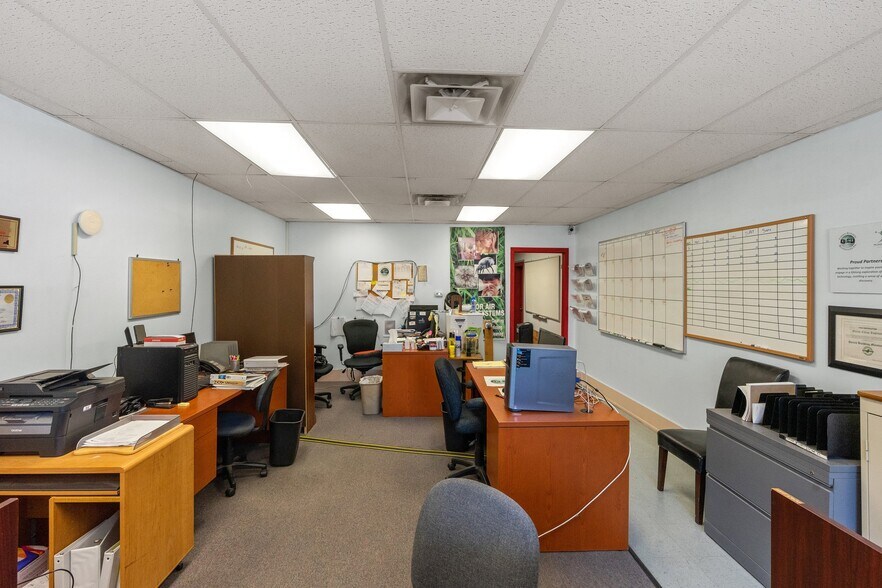 More Photos Of 75 Jackson Ave, Cohoes Warehouse For Lease