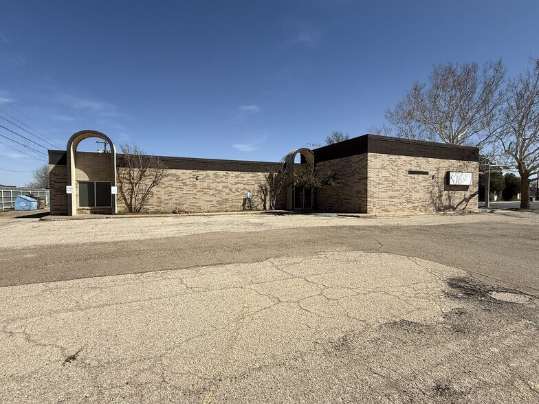 More Photos Of 901 E Tahoka Rd, Brownfield Office For Sale