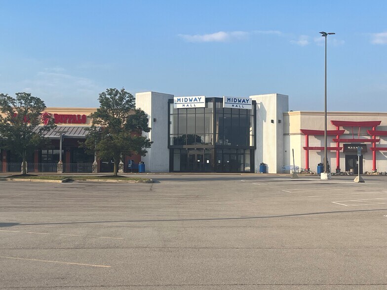 Primary Photo Of 1733-6935 Midway Mall, Elyria Unknown For Lease
