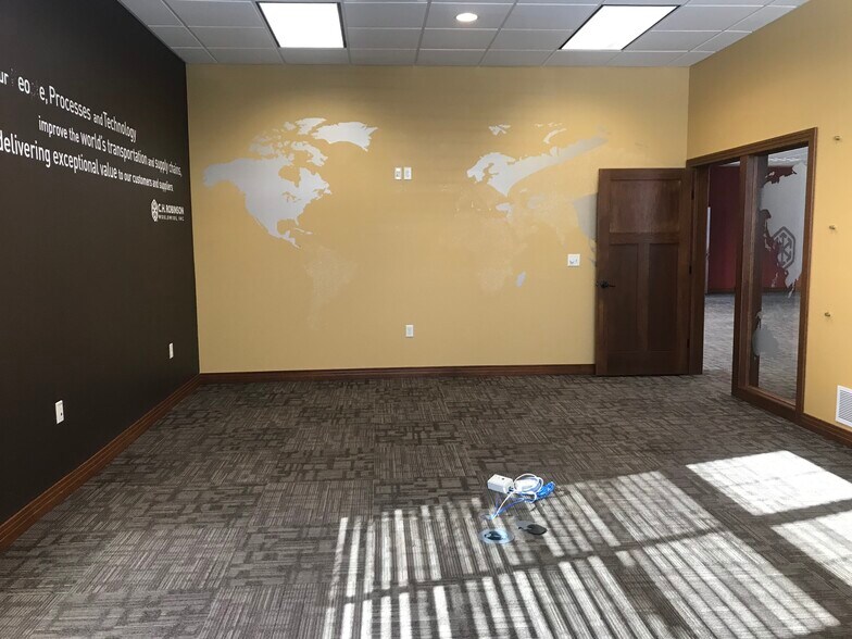 More Photos Of 5117 S Crossing Pl, Sioux Falls Office For Lease