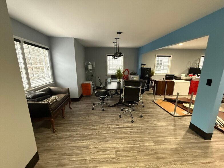 More Photos Of 1015-1029 Bullard Ct, Raleigh Office For Sale