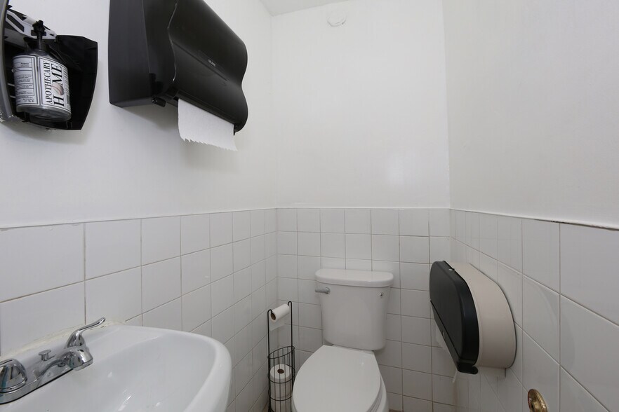 More Photos Of 339 E 115th St, New York Storefront Retail Residential For Lease