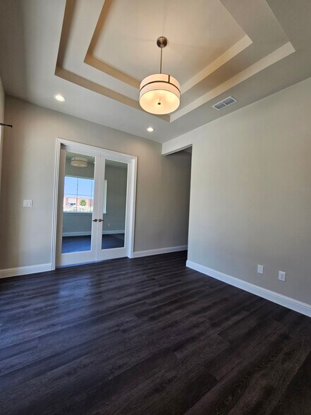 More Photos Of 2601 Little Elm Pky, Little Elm Office For Sale