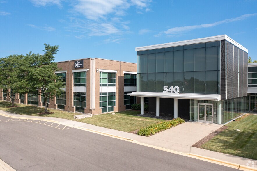 More Photos Of 540 W Northwest Hwy, Barrington Unknown For Lease