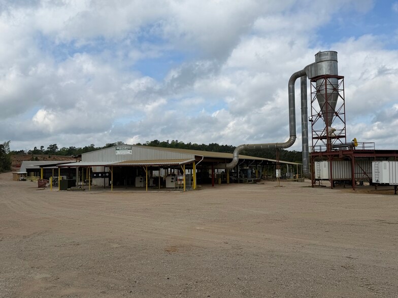 More Photos Of 5231 Daffodil Rd, Gilmer Industrial For Sale