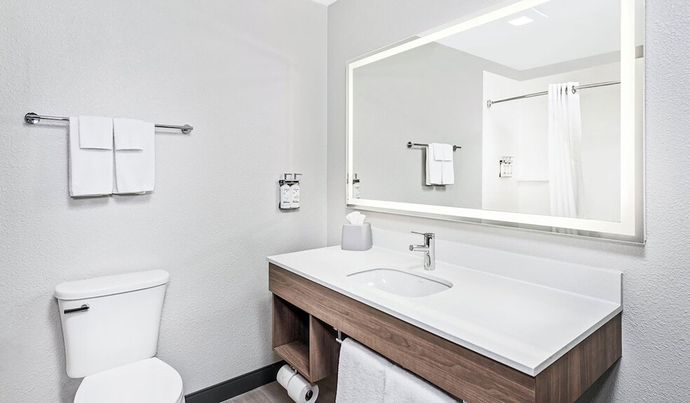 More Photos Of 2595 Bunker Hill Dr, Algonquin Hotel For Sale