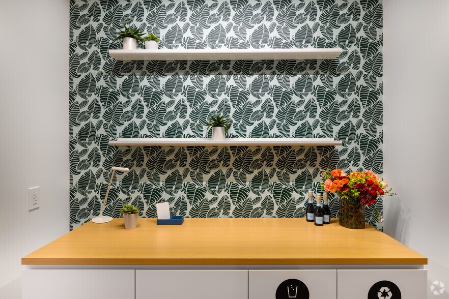 More Photos Of 2451 Crystal Dr, Arlington Office For Lease