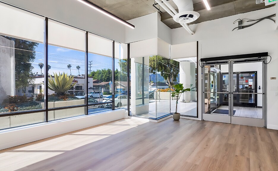 More Photos Of 425 W Broadway, Glendale Office For Sale