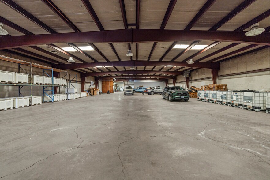 More Photos Of 3735 Washburn Way, Klamath Falls Warehouse For Lease