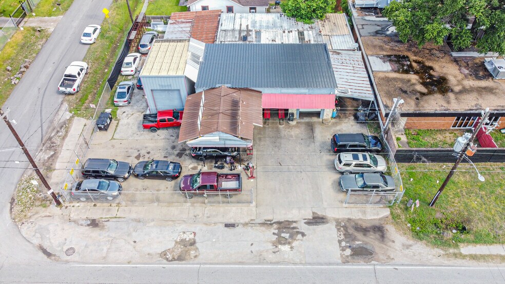 More Photos Of 2623 Berry Rd, Houston General Retail For Sale