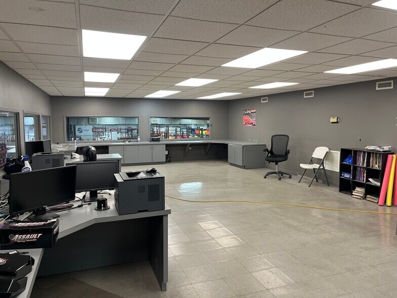 More Photos Of 107 Industrial Park Rd, Story City Warehouse For Sale