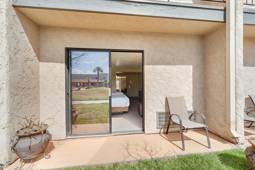 More Photos Of 1450 S Auto Mall Dr, St George Hotel For Sale