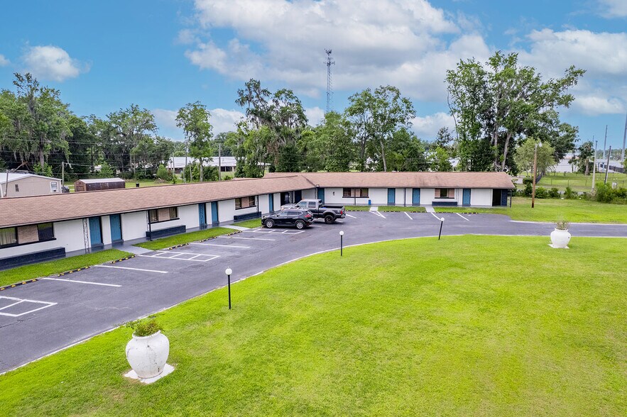 More Photos Of 1757 N Temple Ave, Starke Hotel For Sale