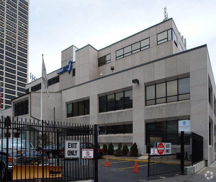 More Photos Of 9-25 Alling St, Newark Office For Lease