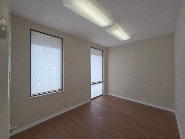 More Photos Of 1708 Lexington Green Ln, Sanford Medical For Lease