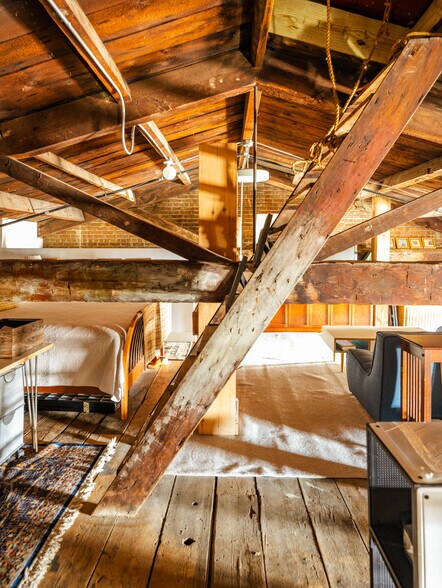 More Photos Of 705 Warren St, Hudson Storefront Retail Residential For Sale