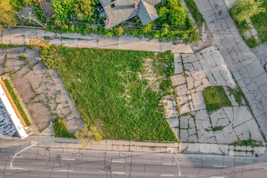 More Photos Of 11825 W Grand River, Detroit Land For Sale