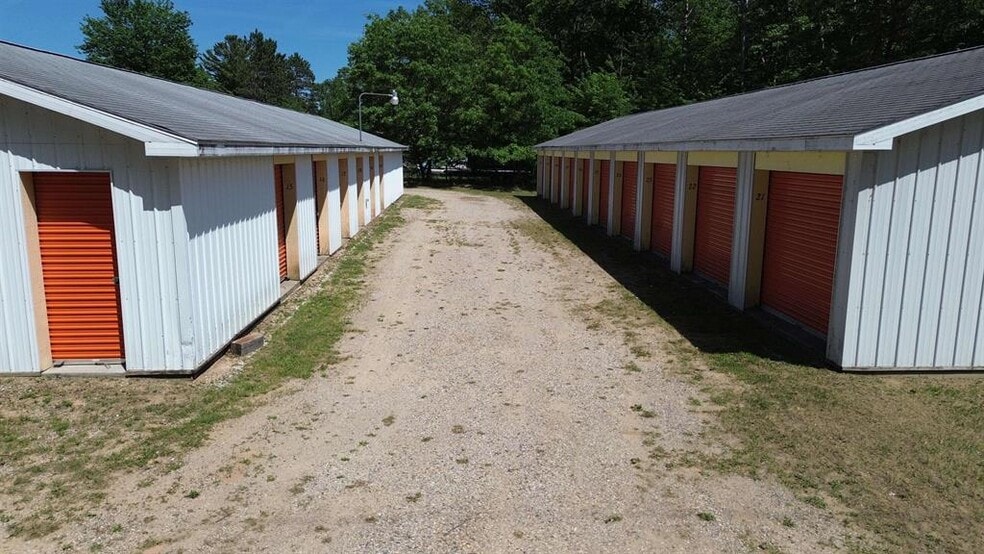 More Photos Of 307 S Bringold Ave, Lake Self Storage For Sale