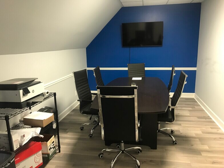 More Photos Of 1225 Johnson Ferry Rd, Marietta Medical For Lease