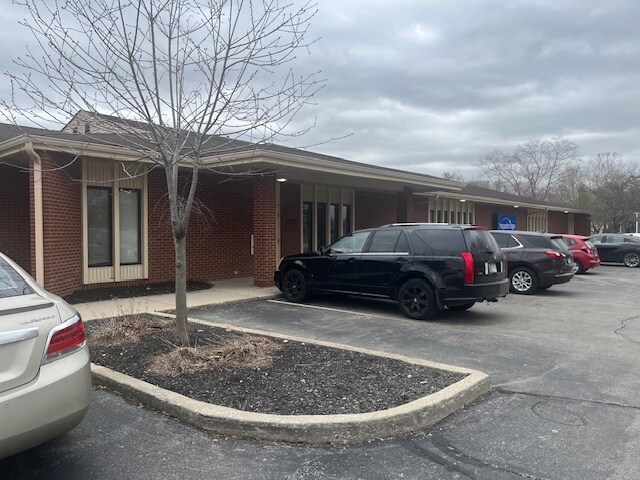 More Photos Of 6925 Parkdale Pl, Indianapolis Medical For Sale