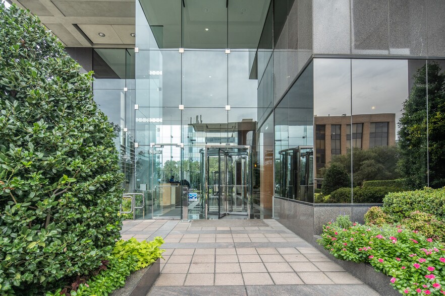 More Photos Of 10000 N Central Expy, Dallas Office Residential For Lease