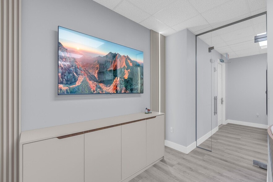 More Photos Of 2295 S Hiawassee Rd, Orlando Office For Sale