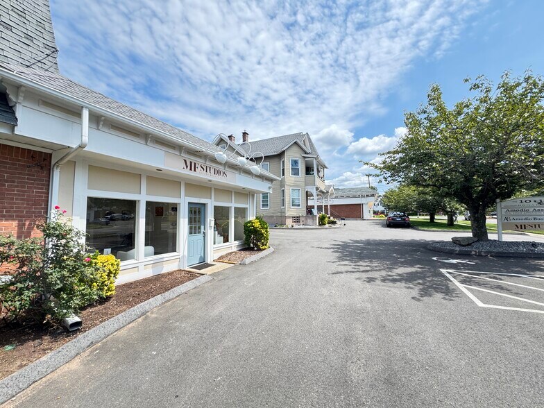 More Photos Of 10 Broadway, North Haven Storefront Retail Office For Lease