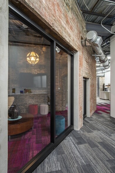 More Photos Of 401 Saint Joseph St, New Orleans Office For Sale