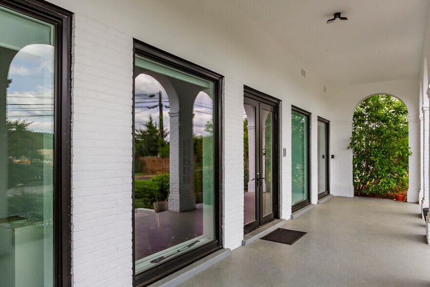 More Photos Of 490 Westfield Rd, Charlottesville Storefront Retail Office For Sale