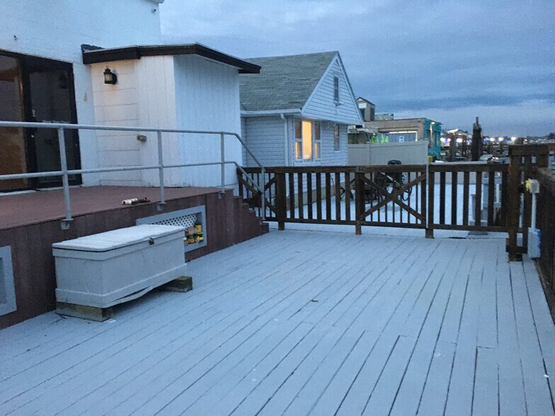 More Photos Of 377 Woodcleft Ave, Freeport Storefront Retail Residential For Sale