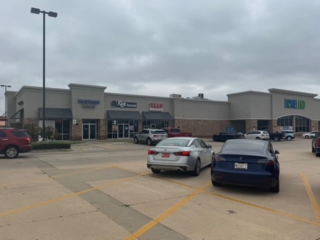 More Photos Of 107-115 E State Highway 152, Mustang Unknown For Lease