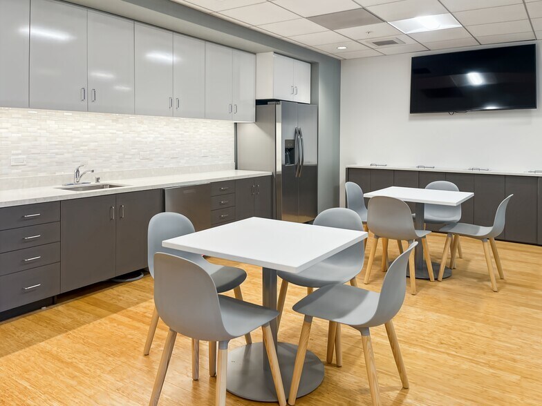 More Photos Of 388 Market St, San Francisco Coworking Space