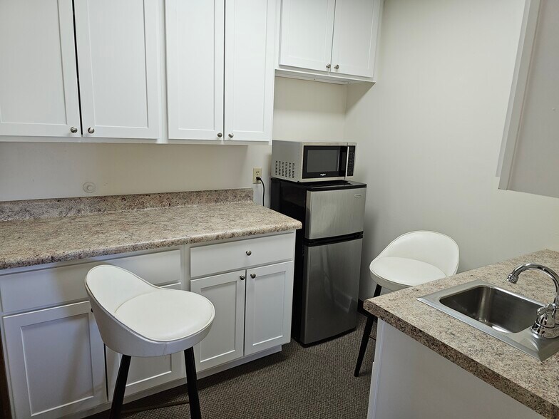 More Photos Of 350 Alberta Dr, Amherst Office For Sale