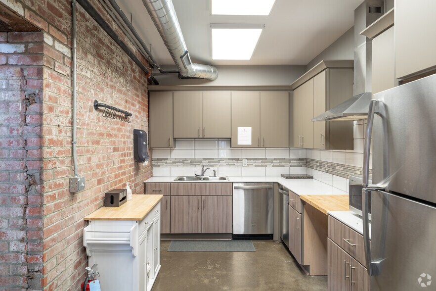 More Photos Of 155 Chandler St, Buffalo Coworking Space