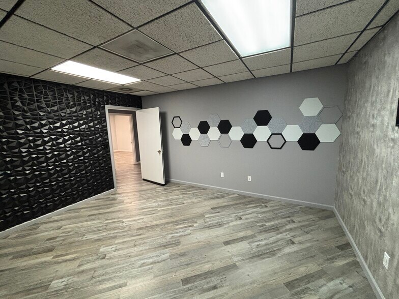 More Photos Of 4141 W Bethany Home Rd, Phoenix Medical For Sale