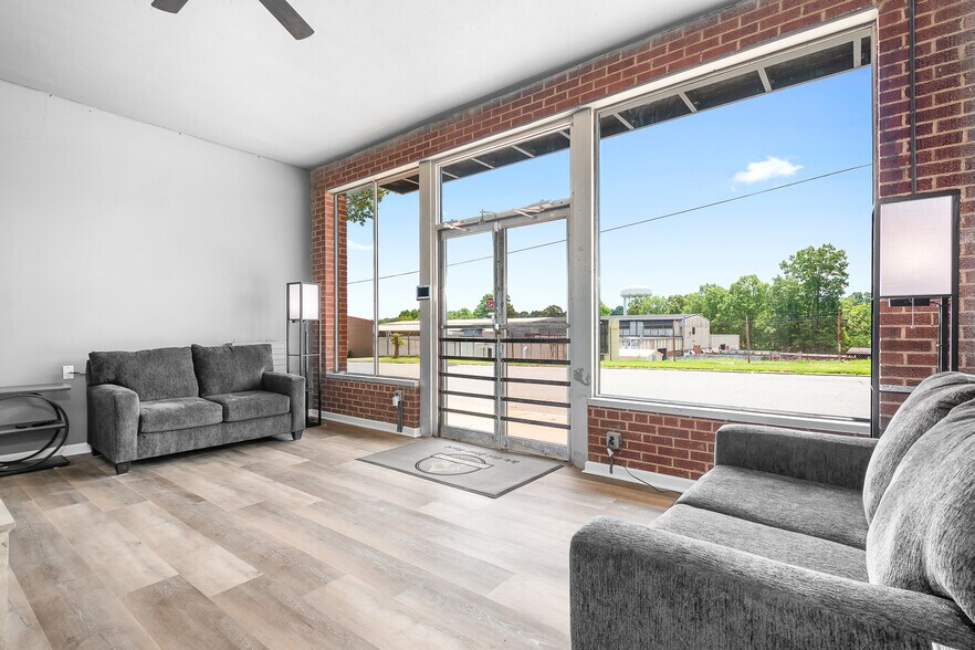 More Photos Of 426-430 Western Ave, Statesville Freestanding For Sale