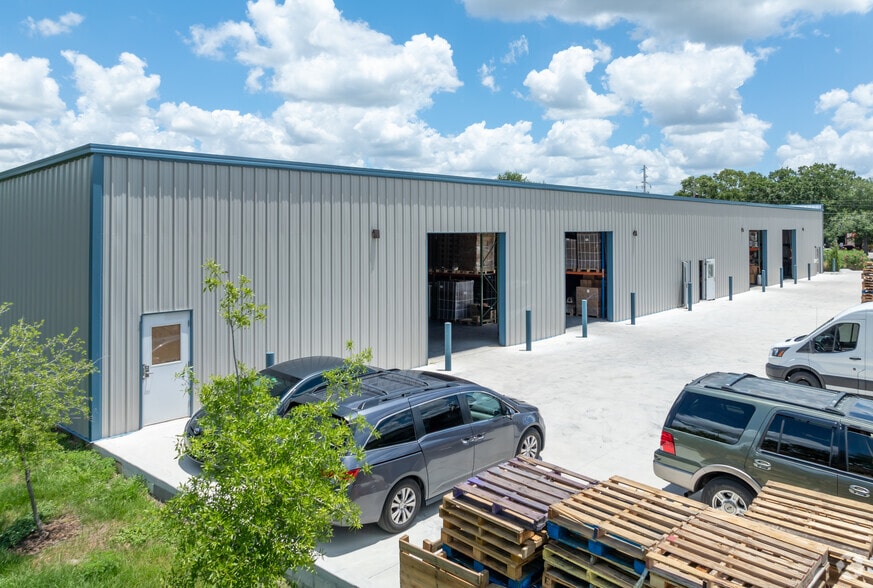 More Photos Of 776 business park blvd, Winter Garden Warehouse For Lease