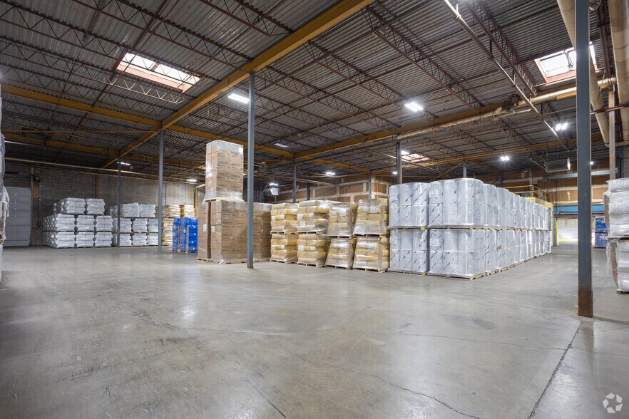 More Photos Of 901 Wayne St, Niles Warehouse For Lease