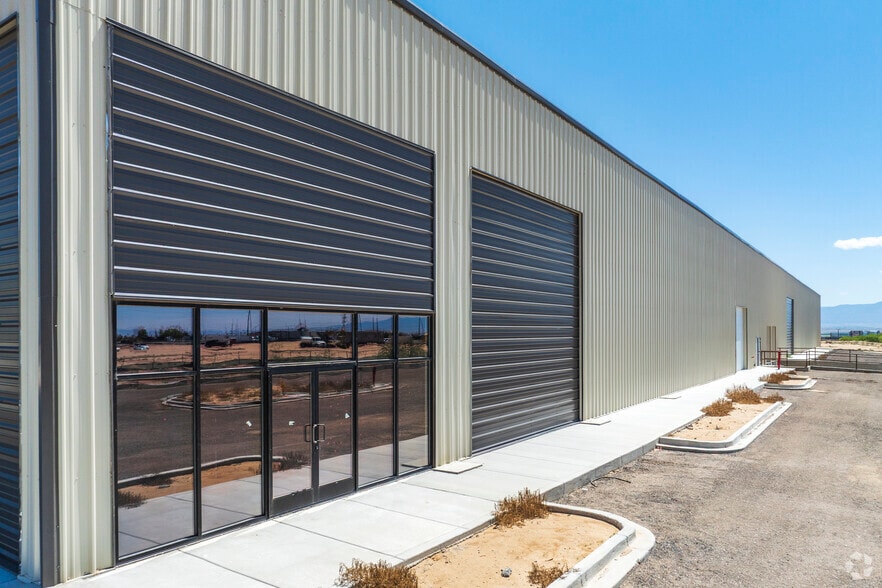 More Photos Of 450 Sandsage Street, Los Lunas Warehouse For Lease