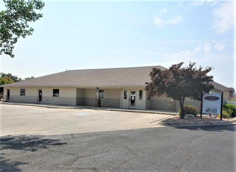More Photos Of 1541 Ogden Rd, Montrose Medical For Lease