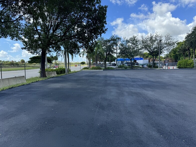 More Photos Of 4381 N Dixie Hwy, Deerfield Beach Freestanding For Lease